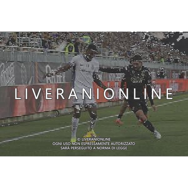 Marcus Thuram of Inter FC competes for the ball with Mikael Egill Ellertsson of Venezia FC during Venezia FC vs FC Internazionale, 20° Serie A Enilive 2024-25 game at Pier Luigi Penzo stadium in Venezia (VE), Italy, on January 12, 2025. (Photo by Davide Casentini)- AGENZIA ALDO LIVERANI SAS