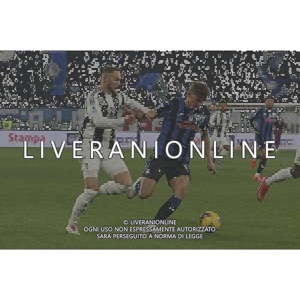 Charles De Ketelaere of Atalanta BC. competes for the ball with Teun Koopmeiners of Juventus FC during Atalanta BC vs Juventus FC, 19° Serie A Enilive 2024-25 game at Gewiss stadium in Bergamo (BG), Italy, on January 14, 2025. (Photo by Davide Casentini)-AGENZIA ALDO LIVERANI SAS