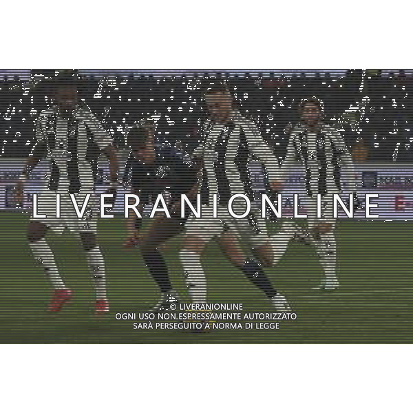 Teun Koopmeiners of Juventus FC kick the ball during Atalanta BC vs Juventus FC, 19° Serie A Enilive 2024-25 game at Gewiss stadium in Bergamo (BG), Italy, on January 14, 2025. (Photo by Davide Casentini)-AGENZIA ALDO LIVERANI SAS