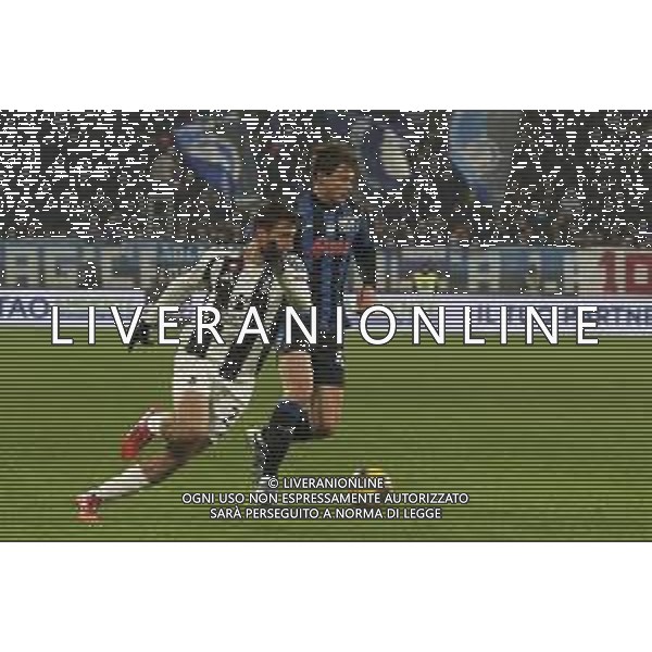 Andrea Cambiaso of Juventus Giorgio Scalvini of Atalanta BC play the ball during Atalanta BC vs Juventus FC, 19° Serie A Enilive 2024-25 game at Gewiss stadium in Bergamo (BG), Italy, on January 14, 2025. (Photo by Davide Casentini)-AGENZIA ALDO LIVERANI SAS