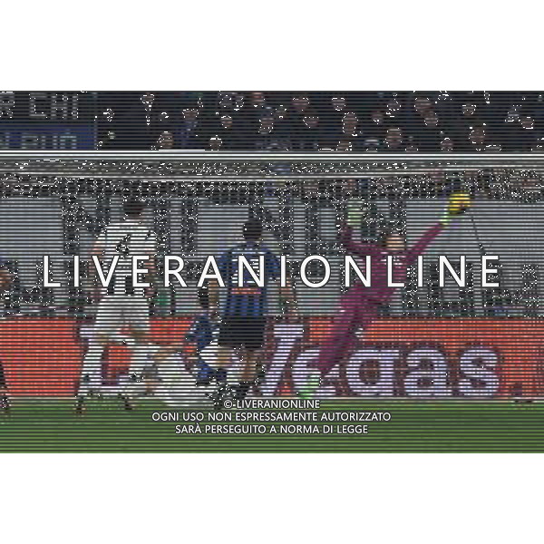 TVMV-Bergamo 14.01.2025 Gweiss Stadium ©Manuela Viganti/Agenzia Aldo Liverani Atalanta vs Juventus Campionato Calcio Serie A Enilive 2024/2025 19a giornata Nella foto: parata di marco carnesecchi su teun koopmeiners ©Viganti-AGENZIA ALDO LIVERANI SAS