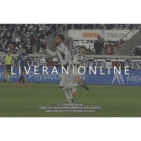 Weston Mckennie of Juventus FC celebrates Pierre Kalulu of Juventus FC gol during Atalanta BC vs Juventus FC, 19° Serie A Enilive 2024-25 game at Gewiss stadium in Bergamo (BG), Italy, on January 14, 2025. (Photo by Davide Casentini)-AGENZIA ALDO LIVERANI SAS