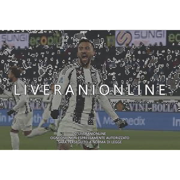 Weston Mckennie of Juventus FC celebrates Pierre Kalulu of Juventus FC gol during Atalanta BC vs Juventus FC, 19° Serie A Enilive 2024-25 game at Gewiss stadium in Bergamo (BG), Italy, on January 14, 2025. (Photo by Davide Casentini)-AGENZIA ALDO LIVERANI SAS