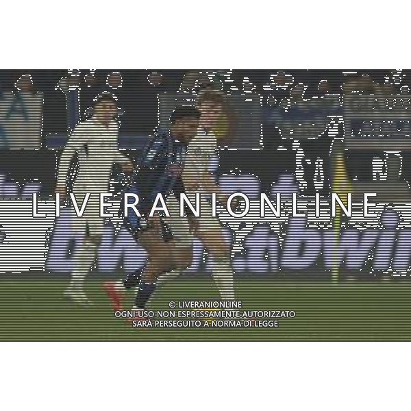 Jose’ Dos Santos Ederson of Atalanta BC competes for the ball with Scott McTominay of SSC Napoli during Atalanta BC vs SSC Napoli, 21° Serie A Enilive 2024-25 game at Gewiss stadium in Bergamo (BG), Italy, on January 18, 2025. (Photo by Davide Casentini)-AGENZIA ALDO LIVERANI SAS