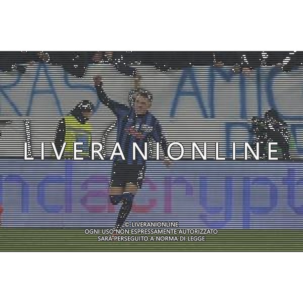 Mateo Retegui of Atalanta BC celebrates Ademola Lookman of Atalanta BC goal during Atalanta BC vs SSC Napoli, 21° Serie A Enilive 2024-25 game at Gewiss stadium in Bergamo (BG), Italy, on January 18, 2025. (Photo by Davide Casentini)-AGENZIA ALDO LIVERANI SAS