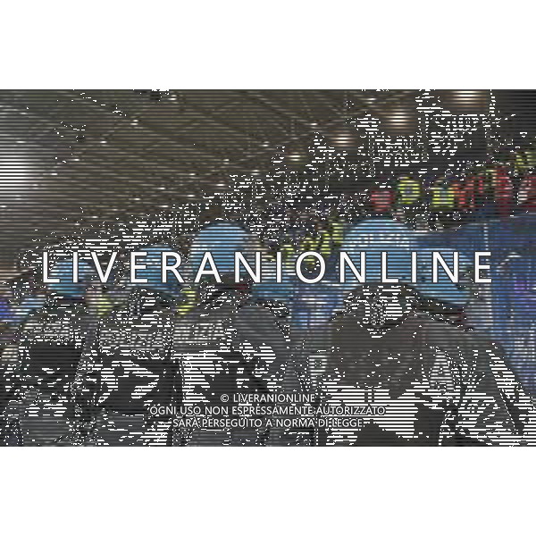 Polizia a bordo campo - The Policemen control the Atalanata\'s and Napoli\'s fans at the end of Atalanta BC vs SSC Napoli, 21° Serie A Enilive 2024-25 game at Gewiss stadium in Bergamo (BG), Italy, on January 18, 2025. (Photo by Davide Casentini)-AGENZIA ALDO LIVERANI SAS