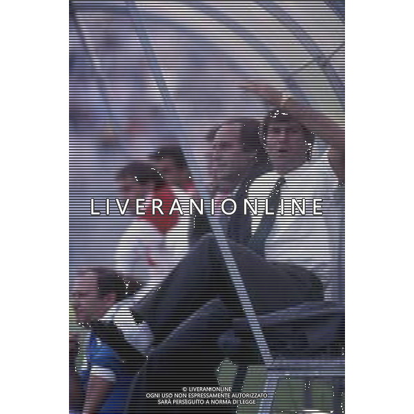 DIA-RETROSPETTIVA GESUALDO ALBANESE ALLENATORE NELLA FOTO GESUALDO ALBANESE ALLENATORE BARLETTA CAMPIONATO CALCIO SERIE B NELL’ANNO 1988-1989 AG ALDO LIVERANI SAS