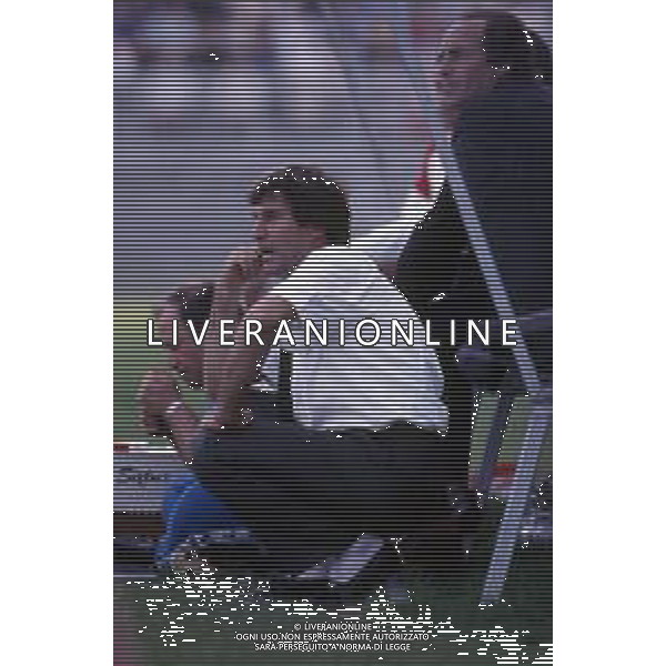 DIA-RETROSPETTIVA GESUALDO ALBANESE ALLENATORE NELLA FOTO GESUALDO ALBANESE ALLENATORE BARLETTA CAMPIONATO CALCIO SERIE B NELL’ANNO 1988-1989 AG ALDO LIVERANI SAS