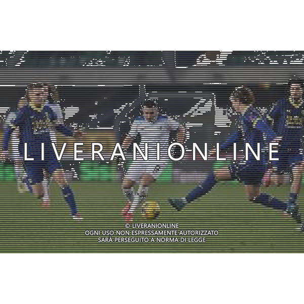 Hellas Verona vs Lazio Campionato Serie A Enilive - 21 Giornata Stadio Bentegodi - Verona 19-01-2025 nella foto Pedro tra Lazovic e Ghilardi ©Federico Gaetano - AGENZIA ALDO LIVERANI SAS