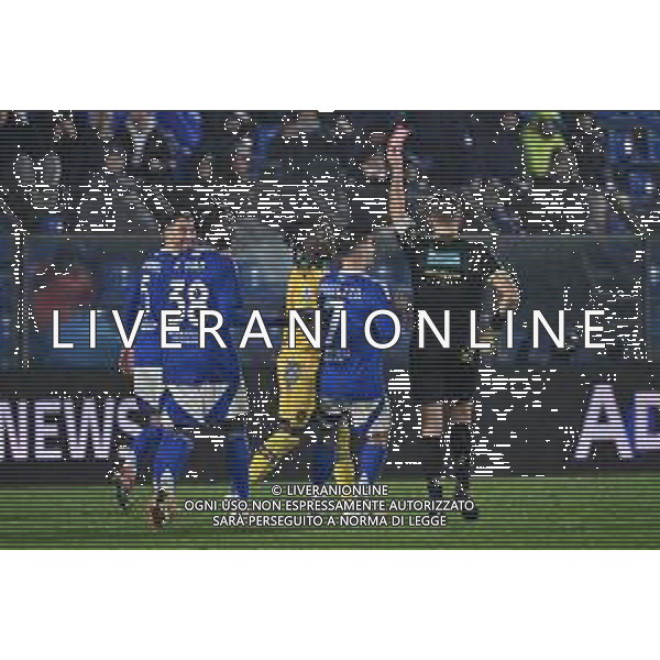 TVRG Como vs Udinese nella foto l\'arbitro Francesco Cosso di Reggio Calabria espelle Edoardo Goldaniga (Como) Como 20-01-2025 Stadio Giuseppe Sinigaglia Campionato Serie A Enilive - 21a giornata foto Roberto Garavaglia/Agenzia Aldo Liverani sas