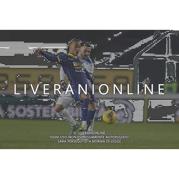 Dailon Rocha Livramento of Hellas Verona FC FC battle for the ball during Hellas Verona FC vs SS Lazio, 21° Serie A Enilive 2024-25 game at Marcantonio Bentegodi stadium in Verona (VR), Italy, on January 19, 2025. (Photo by Davide Casentini)- AGENZIA ALDO LIVERANI SAS