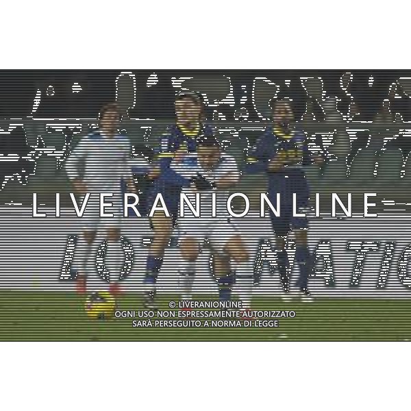 Pedro of SS Lazio battle for the ball with Reda Belahyane of Hellas Verona FC during Hellas Verona FC vs SS Lazio, 21° Serie A Enilive 2024-25 game at Marcantonio Bentegodi stadium in Verona (VR), Italy, on January 19, 2025. (Photo by Davide Casentini)- AGENZIA ALDO LIVERANI SAS