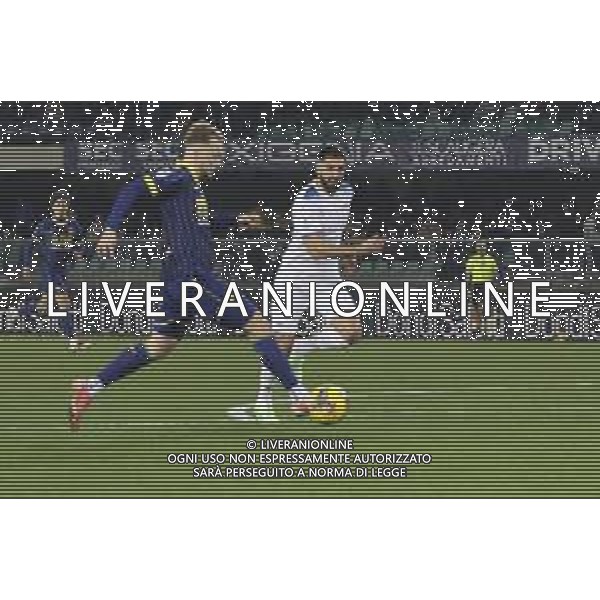 Ivan Provedel of SS Lazio makes a save on Casper Tengstedt of Hellas Verona FC kick during Hellas Verona FC vs SS Lazio, 21° Serie A Enilive 2024-25 game at Marcantonio Bentegodi stadium in Verona (VR), Italy, on January 19, 2025. (Photo by Davide Casentini)- AGENZIA ALDO LIVERANI SAS