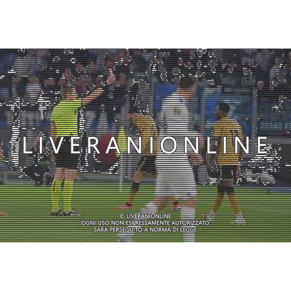 Lazio vs Real Sociedad Europa League - 7 Giornata Stadio Olimpico - Roma 23-01-2025 nella foto Espulsione Munoz - arbitro con cartellino rosso ©Federico Gaetano- AGENZIA ALDO LIVERANI SAS