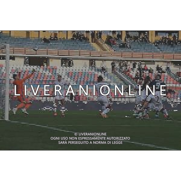 Serie B 2024-2025 23’ Giornata Cosenza vs Cittadella 23/1/2025 Nella foto: Parata Maniero su Artistico Foto Andrea Rosito-Agenzia Liverani Sas- AGENZIA ALDO LIVERANI SAS