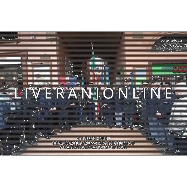 IMOLA 27 01 2025 GIORNO DELLA MEMORIA VICOLO GIUDEI "DEPOSIZIONE DI UNA CORONA ALLA LAPIDE IN RICORDO DELLE PERSECUZIONI RAZZIALI NELLA FOTO PRESENTI SINDACO MARCO PANIERI E AUTORITA\' CIVILI MILITARI E RELIGIOSE DELLA CITTA\'.PRESENTI RAPPRESENTANTI DELLE FORZE DELL\'ORDINE E DELLE ASSOCIAZIONE D\'ARMA E PARTIGIANE FOTO GIANNI SANNA-AG ALDO LIVERANI SAS