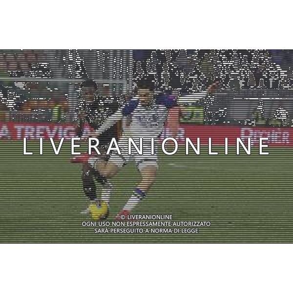 Suat Serdar of Hellas Verona FC battle for the ball with Fali Candè of Venezia FC during Venezia FC vs Hellas Verona FC, 22° Serie A Enilive 2024-25 game at Pier Luigi Penzo stadium in Venezia (VE), Italy, on January 27, 2025. (Photo by Davide Casentini)- AGENZIA ALDO LIVERANI SAS