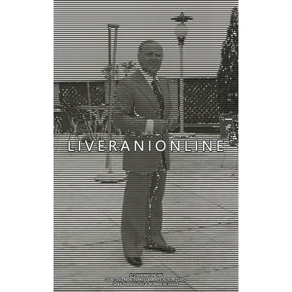 NEG-RETROSPETTIVA CLAUDIO VILLA CANTANTE NELLA FOTO CLAUDIO VILLA A MILANO NEL 1980 CONFERENZA STAMPA A TERRAZZA MARTINI AG ALDO LIVERANI SAS 
