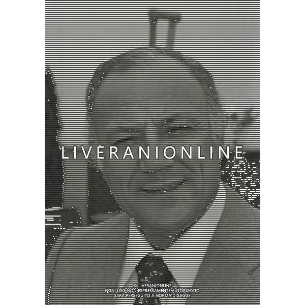NEG-RETROSPETTIVA CLAUDIO VILLA CANTANTE NELLA FOTO CLAUDIO VILLA A MILANO NEL 1980 CONFERENZA STAMPA A TERRAZZA MARTINI AG ALDO LIVERANI SAS 