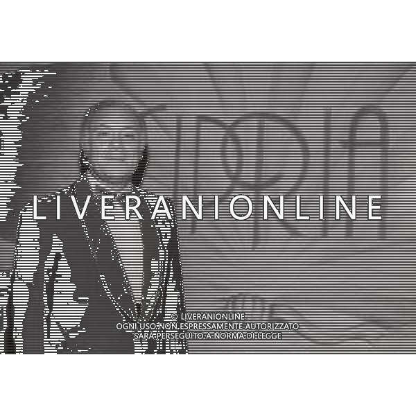 NEG-RETROSPETTIVA CLAUDIO VILLA CANTANTE NELLA FOTO CLAUDIO VILLA NELLA TRASMISSIONE DI RETEQUATTRO “CIPRIA “ NELL\'ANNO 1983 AG ALDO LIVERANI SAS
