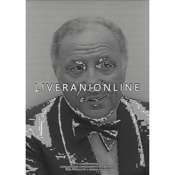 NEG-RETROSPETTIVA CLAUDIO VILLA CANTANTE NELLA FOTO CLAUDIO VILLA NELLA TRASMISSIONE DI RETEQUATTRO “CIPRIA “ NELL\'ANNO 1983 AG ALDO LIVERANI SAS