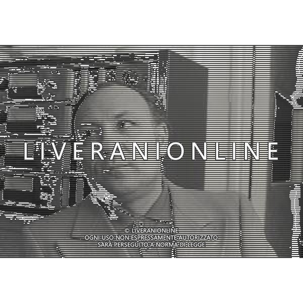 NEG-RETROSPETTIVA CLAUDIO VILLA CANTANTE NELLA FOTO CLAUDIO VILLA A MILANO NELL\'ANNO 1972 AG ALDO LIVERANI SAS