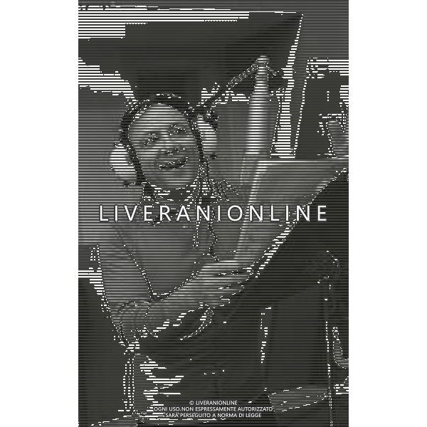 NEG-RETROSPETTIVA CLAUDIO VILLA CANTANTE NELLA FOTO CLAUDIO VILLA A MILANO NELL\'ANNO 1972 AG ALDO LIVERANI SAS