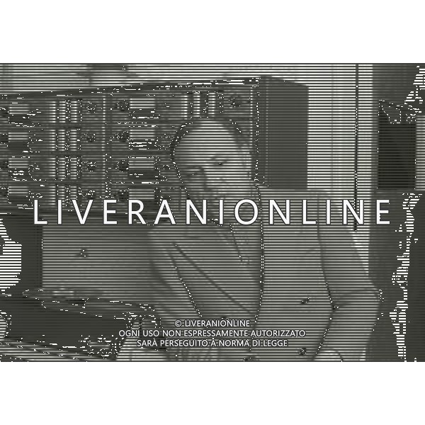 NEG-RETROSPETTIVA CLAUDIO VILLA CANTANTE NELLA FOTO CLAUDIO VILLA A MILANO NELL\'ANNO 1972 AG ALDO LIVERANI SAS