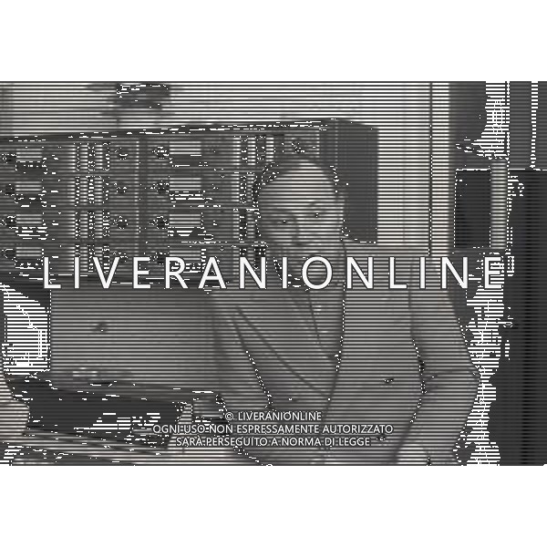 NEG-RETROSPETTIVA CLAUDIO VILLA CANTANTE NELLA FOTO CLAUDIO VILLA A MILANO NELL\'ANNO 1972 AG ALDO LIVERANI SAS