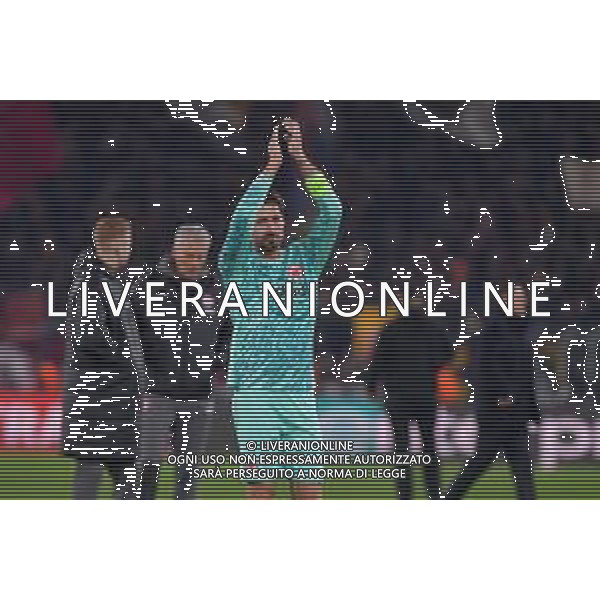 Roma vs Eintracht Francoforte Europa League - 8 Giornata Stadio Olimpico - Roma 30-01-2025 nella foto Trapp apllaude i suoi tifosi ©Federico Gaetano - AGENZIA ALDO LIVERANI SAS