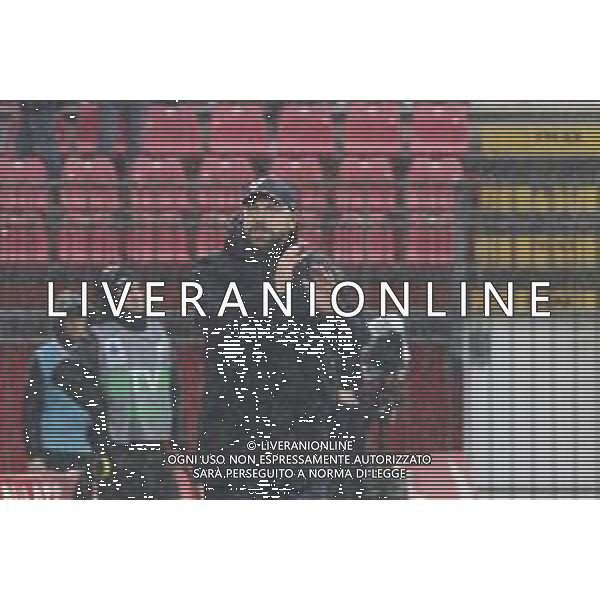 Paolo Zanetti Head Coach of Hellas Verona FC gestures during AC Monza vs Hellas Verona FC, 23° Serie A Enilive 2024-25 game at U-Power stadium in Monza (MB), Italy, on February 01, 2025. (Photo by Davide Casentini)- AGENZIA ALDO LIVERANI SAS