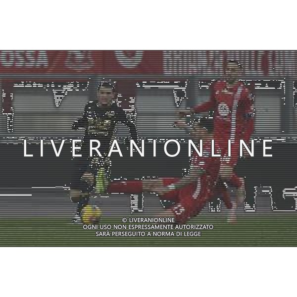 Pedro Pereira of AC Monza battle for the ball with Reda Belahyane of Hellas Verona FC during AC Monza vs Hellas Verona FC, 23° Serie A Enilive 2024-25 game at U-Power stadium in Monza (MB), Italy, on February 01, 2025. (Photo by Davide Casentini)- AGENZIA ALDO LIVERANI SAS