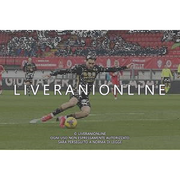 Suat Serdar of Hellas Verona FC play the ball during AC Monza vs Hellas Verona FC, 23° Serie A Enilive 2024-25 game at U-Power stadium in Monza (MB), Italy, on February 01, 2025. (Photo by Davide Casentini)- AGENZIA ALDO LIVERANI SAS
