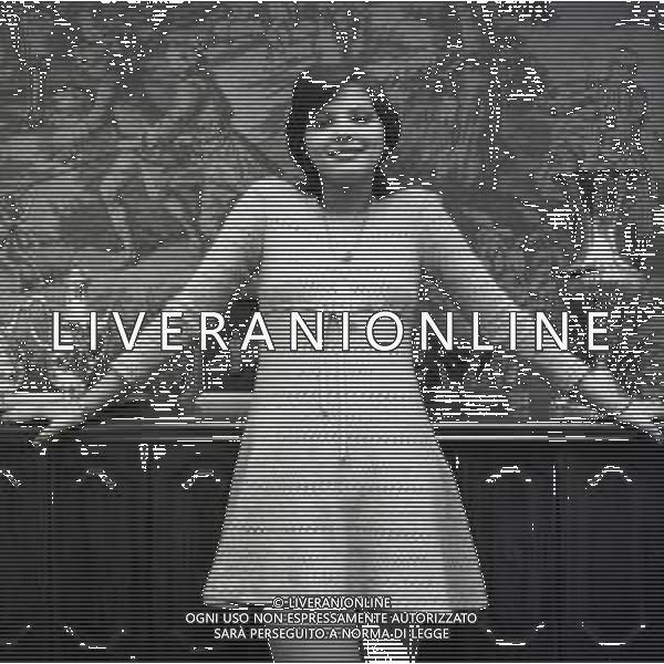 NEG-RETROSPETTIVA ORNELLA MUTI ATTRICE NELLA FOTO ORNELLA MUTI NELLA SUA CASA DI ROMA NELl\'ANNO 1970 AG ALDO LIVERANI SAS