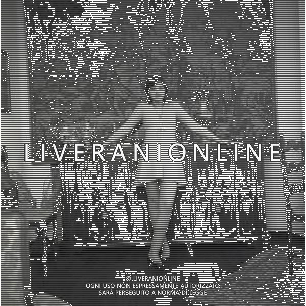 NEG-RETROSPETTIVA ORNELLA MUTI ATTRICE NELLA FOTO ORNELLA MUTI NELLA SUA CASA DI ROMA NELl\'ANNO 1970 AG ALDO LIVERANI SAS