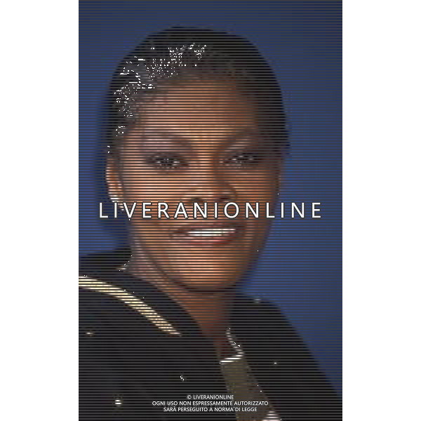 RETROSPETTIVA DIONNE WARWICK CANTANTE NELLA FOTO DIONNE WARWICK A MILANO TERRAZZA MARTINI NELL’ANNO 1990 AG ALDO LIVERANI SAS
