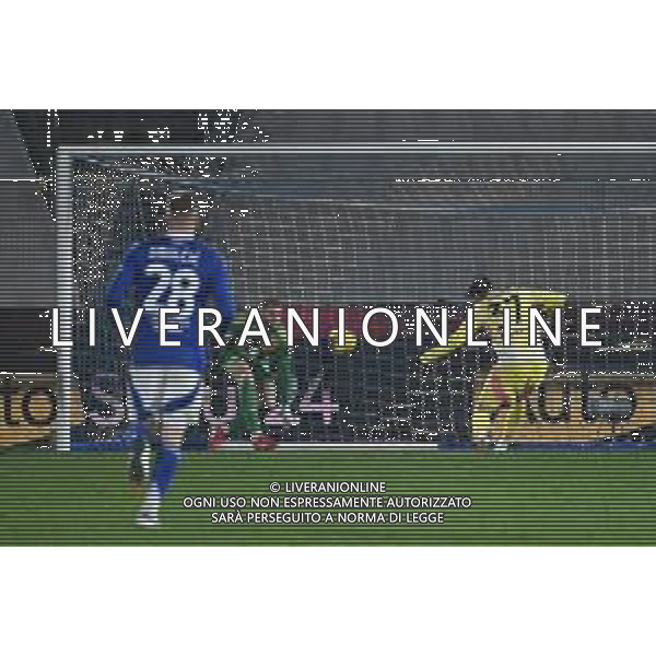 Como vs Juventus nella foto sullo 0 a 0 Nicolò Savona (Juventus) salva sulla linea il possibile gol dell\'1 a 0 Como Como 07-02-2025 Stadio Giuseppe Sinigaglia Campionato Serie A Enilive - 24a giornata foto Roberto Garavaglia/Agenzia Aldo Liverani sas
