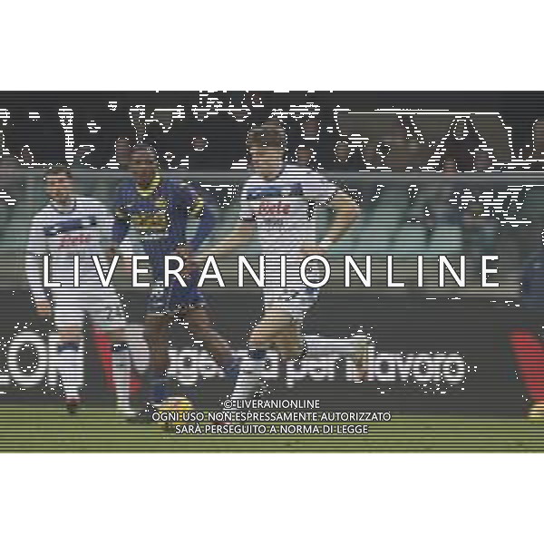 Marco Palestra of Atalanta BC play the ball during Hellas Verona FC vs Atalanta BC, 24° Serie A Enilive 2024-25 game at Marcantonio Bentegodi stadium in Verona (VR), Italy, on February 08, 2025. (Photo by Davide Casentini) AG ALDO LIVERANI SAS