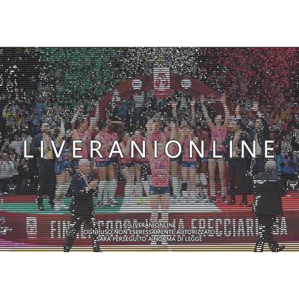 CASALECCHIO DI RENO (BOLOGNA) FINALI COPPA ITALIA FRECCIAROSSA FINALE PROSECCO DOC IMOCO CONEGLIANO-NUMIA VERO VOLLEY MILANO 3-0 NELLA FOTO PROSECCO DOC IMOCO CONEGLIANO CON LA COPPA CAPITANA JOANNA WOLOSZ FOTO GIANNI SANNA-AG ALDO LIVERANI SAS