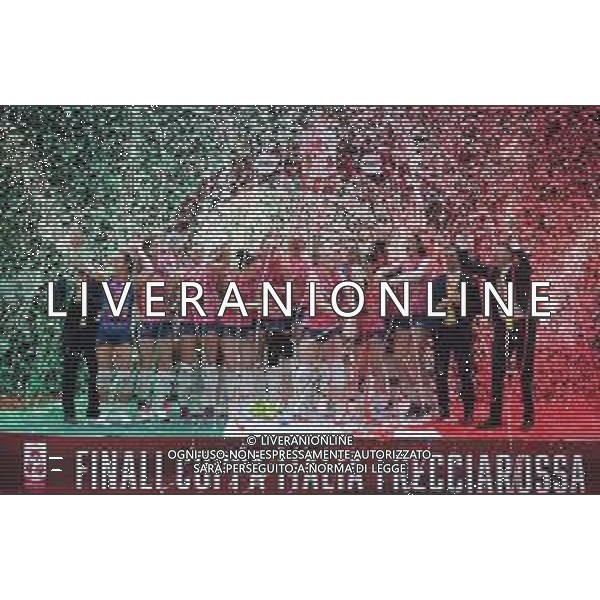 CASALECCHIO DI RENO (BOLOGNA) FINALI COPPA ITALIA FRECCIAROSSA FINALE PROSECCO DOC IMOCO CONEGLIANO-NUMIA VERO VOLLEY MILANO 3-0 NELLA FOTO PROSECCO DOC IMOCO CONEGLIANO CON LA COPPA CAPITANA JOANNA WOLOSZ FOTO GIANNI SANNA-AG ALDO LIVERANI SAS