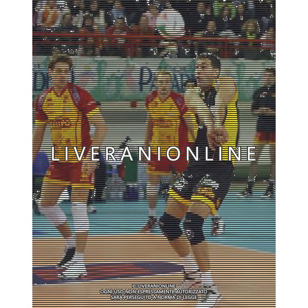 bassano del grappa (vc) 26/01/2006 Volley tim cup A1 final eight bre banca lannutti cuneo - tonno callipo vibo valentia nella foto ferraro antonino foto filippo venezia-ag.aldo liverani