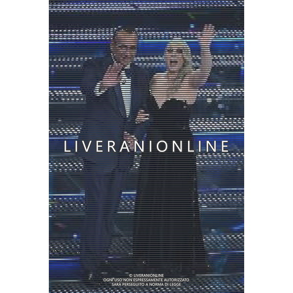 Festival Sanremo 2025 nella foto Carlo Conti e Katia Follesa 75mo Festival della Canzone Italiana - Terza Serata Teatro Ariston - Sanremo (IM) 13-02-2025 foto Roberto Garavaglia/agenzia Aldo Liverani sas