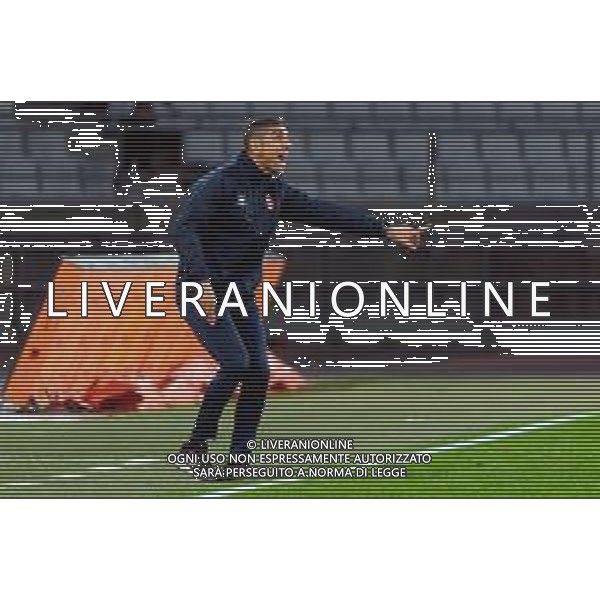 TVEM February 15, 2025 Bari, Italy - SSC Bari vs US Cremonese - Italian soccer serie B 2024/25 - San Nicola Stadium. In the pic: coach Moreno Longo of SSC Bari foto emmanuele mastrodonato-ag aldo liverani sas