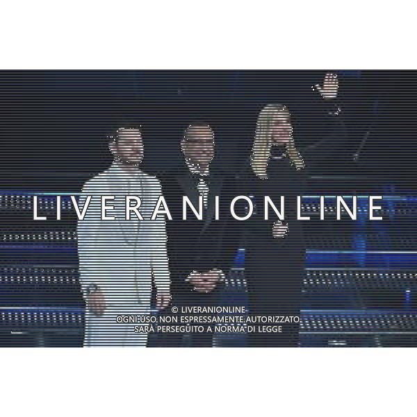 Festival Sanremo 2025 nella foto da SX Alessandro Cattelan, Carlo Conti e Alessia Marcuzzi 75mo Festival della Canzone Italiana - Quinta Serata Teatro Ariston - Sanremo (IM) 15-02-2025 foto Roberto Garavaglia/agenzia Aldo Liverani sas