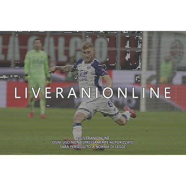 Nicolás Valentini of Hellas Verona FC play the ball during Milan AC vs Hellas Verona FC, 25° Serie A Enilive 2024-25 game at G. Meazza - San Siro stadium in Milnao (MI), Italy, on February 15, 2025. (Photo by Davide Casentini) AG ALDO LIVERANI SAS