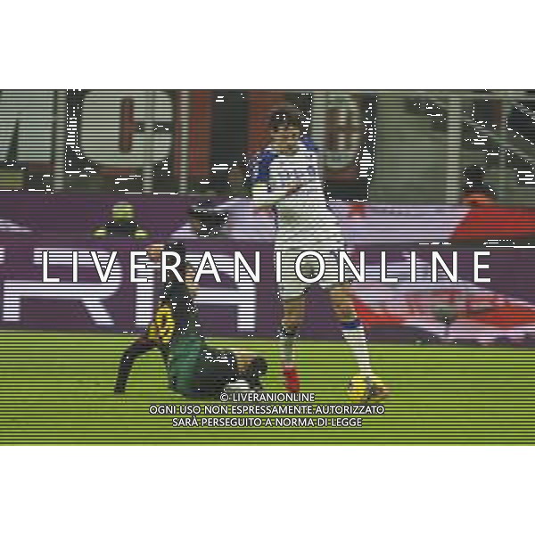 Domagoj Bradaric of Hellas Verona FC competes for the ball with João Félix of AC Milan during Milan AC vs Hellas Verona FC, 25° Serie A Enilive 2024-25 game at G. Meazza - San Siro stadium in Milnao (MI), Italy, on February 15, 2025. (Photo by Davide Casentini) AG ALDO LIVERANI SAS