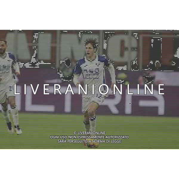 Domagoj Bradaric of Hellas Verona FC play the ball during Milan AC vs Hellas Verona FC, 25° Serie A Enilive 2024-25 game at G. Meazza - San Siro stadium in Milnao (MI), Italy, on February 15, 2025. (Photo by Davide Casentini) AG ALDO LIVERANI SAS