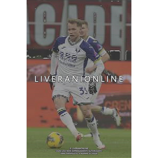 Ondrej Duda of Hellas Verona FC play the ball during Milan AC vs Hellas Verona FC, 25° Serie A Enilive 2024-25 game at G. Meazza - San Siro stadium in Milnao (MI), Italy, on February 15, 2025. (Photo by Davide Casentini) AG ALDO LIVERANI SAS