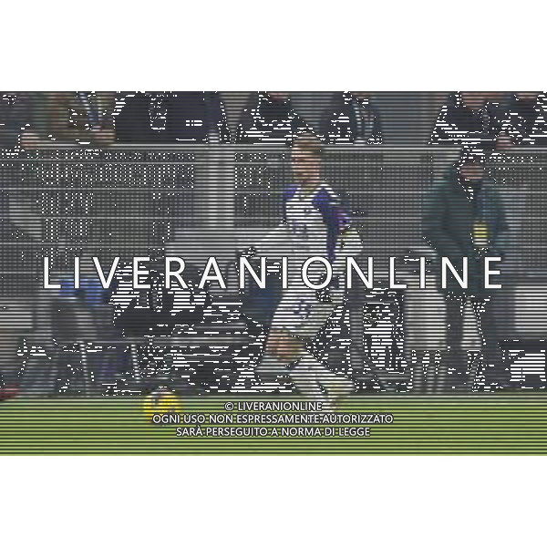 Ondrej Duda of Hellas Verona FC play the ball during Milan AC vs Hellas Verona FC, 25° Serie A Enilive 2024-25 game at G. Meazza - San Siro stadium in Milnao (MI), Italy, on February 15, 2025. (Photo by Davide Casentini) AG ALDO LIVERANI SAS