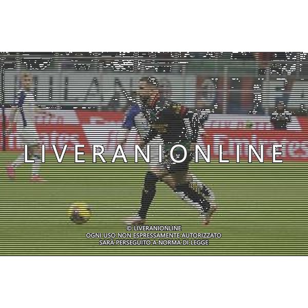 Kyle Walker of AC Milan play the ball during Milan AC vs Hellas Verona FC, 25° Serie A Enilive 2024-25 game at G. Meazza - San Siro stadium in Milnao (MI), Italy, on February 15, 2025. (Photo by Davide Casentini)- AGENZIA ALDO LIVERANI SAS